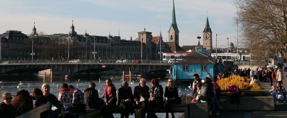 Blick in die Innenstadt am Zürichsee